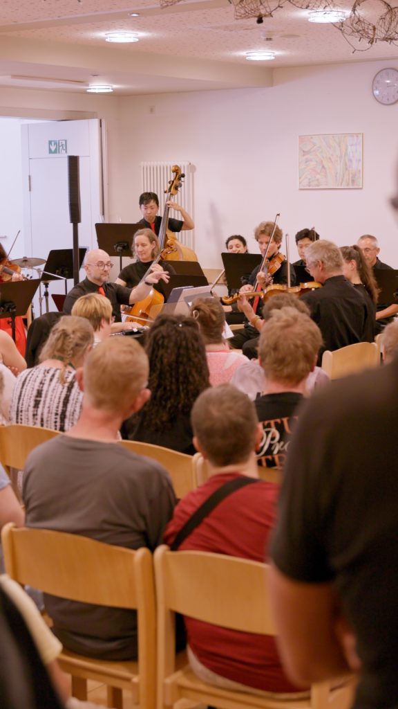 Orchester_01_00_28_10