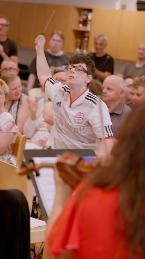 Orchester_01_00_45_00